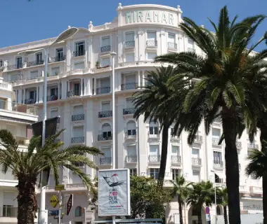 Azur Cannes Le Romanesque