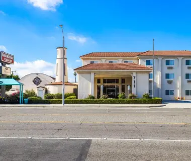 Brookhurst Plaza Inn
