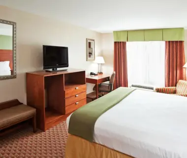 Holiday Inn Express & Suites Niagara Falls