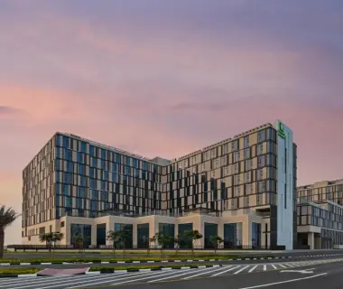 Holiday Inn Dubai al-Maktoum Airport, an IHG Hotel