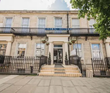 Cairn Hotel & Apartments