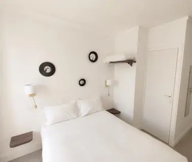 Au Pacific Hotel
