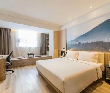 Atour Hotel (Shanghai Hongqiao National Convention & Exhibition Center, Minbei Road)