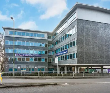 HQ Aparthotel Farnborough