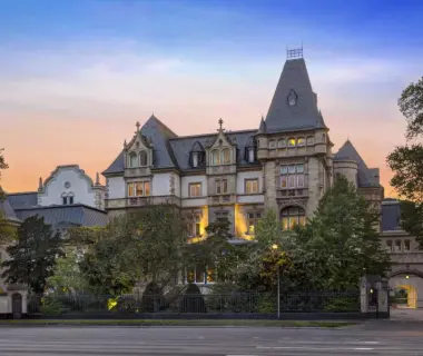 The Florentin by Althoff Collection