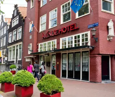 Avenue Hotel