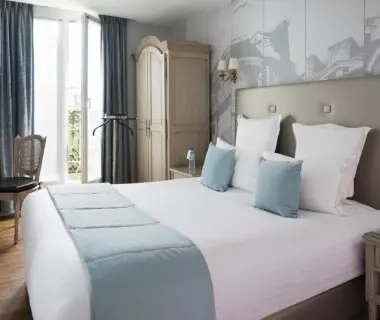 Hotel Plaza Elysees