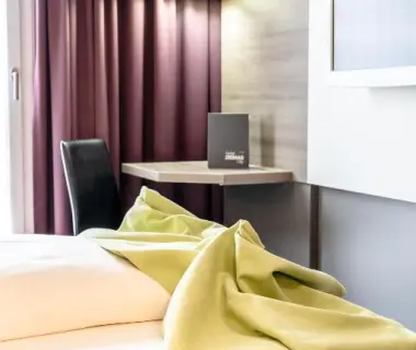 Hotel Demas City